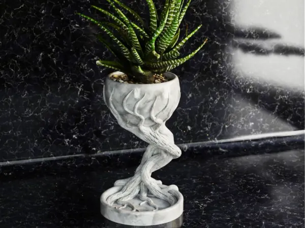 Roots_Pot