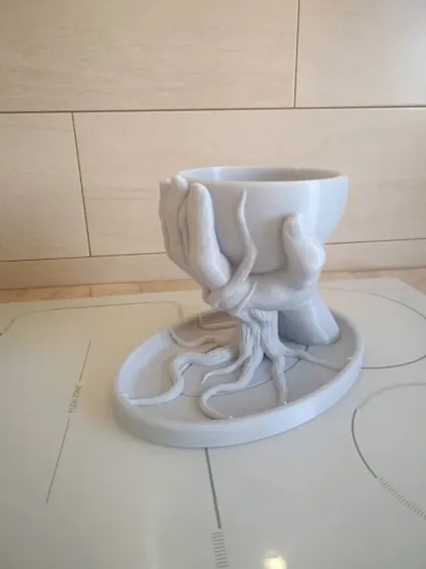 Roots_Flower_Pot