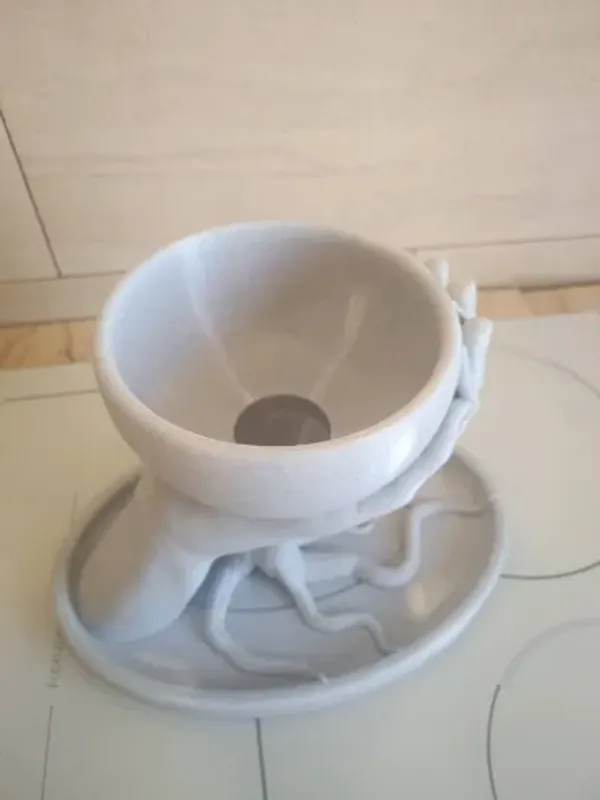 Roots_Flower_Pot
