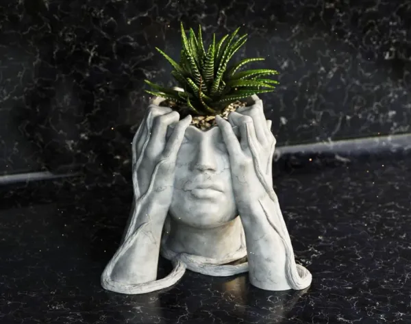 Women_Head_Vase
