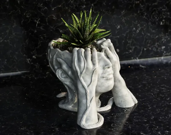 Women_Head_Vase
