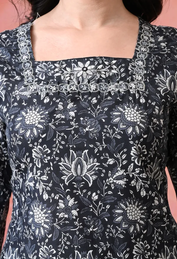 Black_Cotton_Floral_Print_Kurti_For_Women