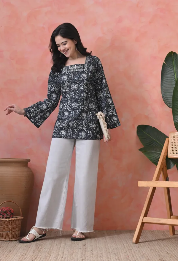 Black_Cotton_Floral_Print_Kurti_For_Women