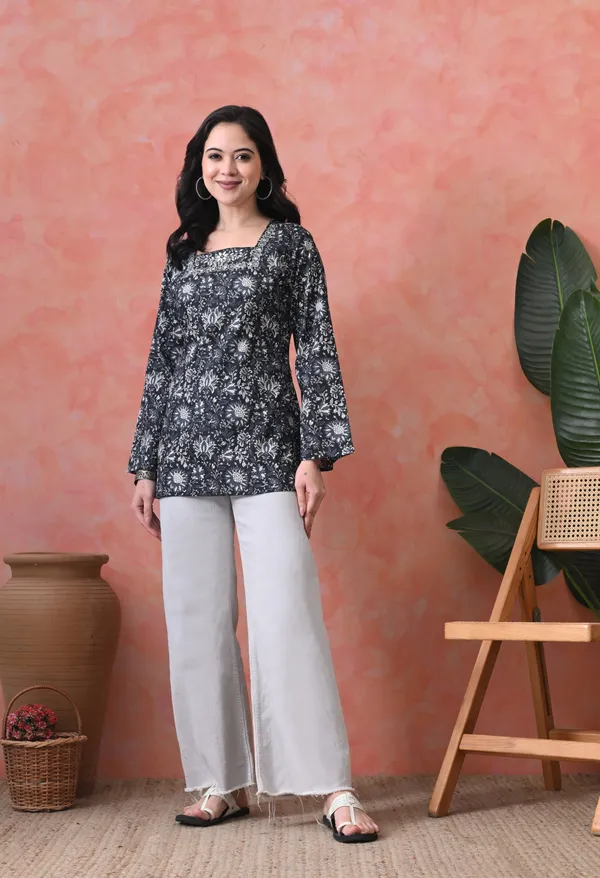 Black_Cotton_Floral_Print_Kurti_For_Women