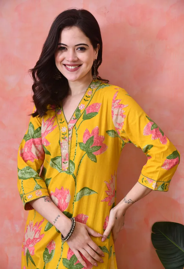 Yellow_Cotton_Floral_Print_Kurta_For_Women