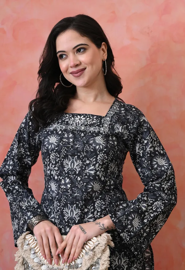 Black_Cotton_Floral_Print_Kurti_For_Women