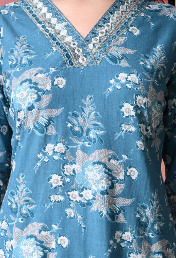 Sea_Green_Cotton_Floral_Embroidered_Kurta_For_Women