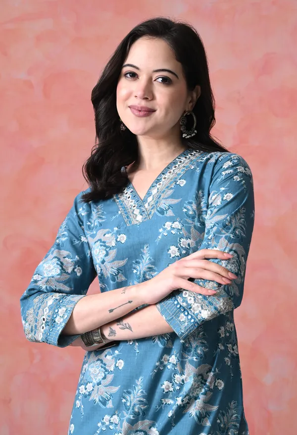 Sea_Green_Cotton_Floral_Embroidered_Kurta_For_Women