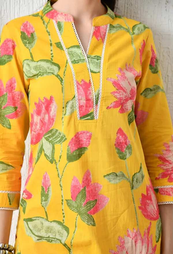 Yellow_Cotton_Floral_Printed_Kurta_For_Women