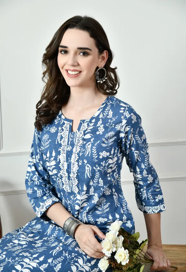 Blue_Cotton_Floral_Printed_Kurta_For_Women