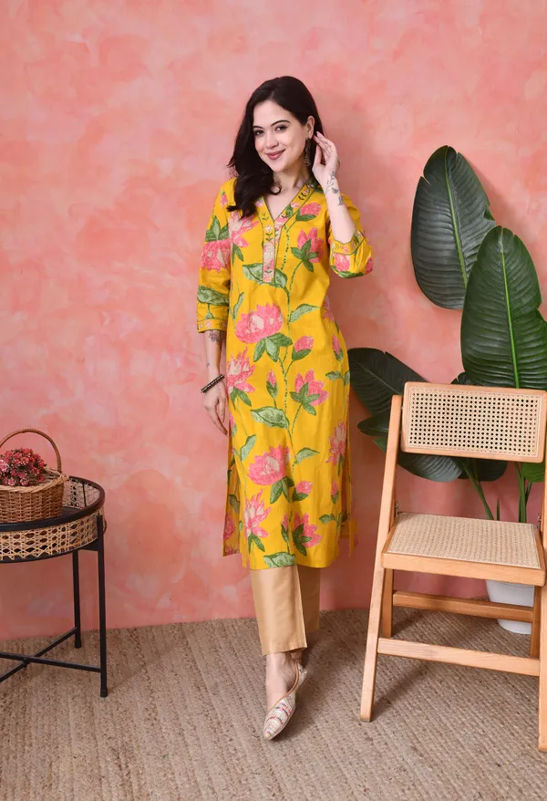 Yellow_Cotton_Floral_Print_Kurta_For_Women