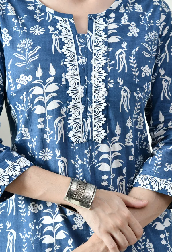 Blue_Cotton_Floral_Printed_Kurta_For_Women