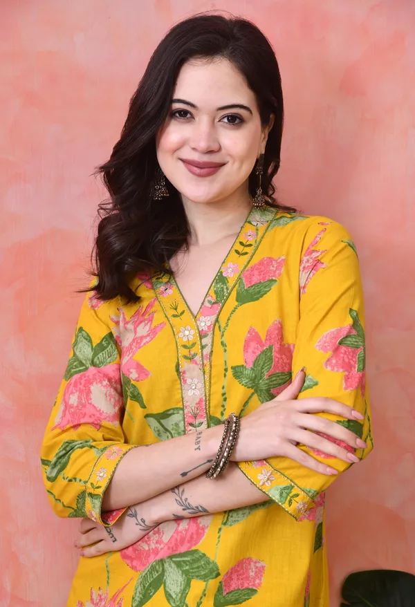 Yellow_Cotton_Floral_Print_Kurta_For_Women
