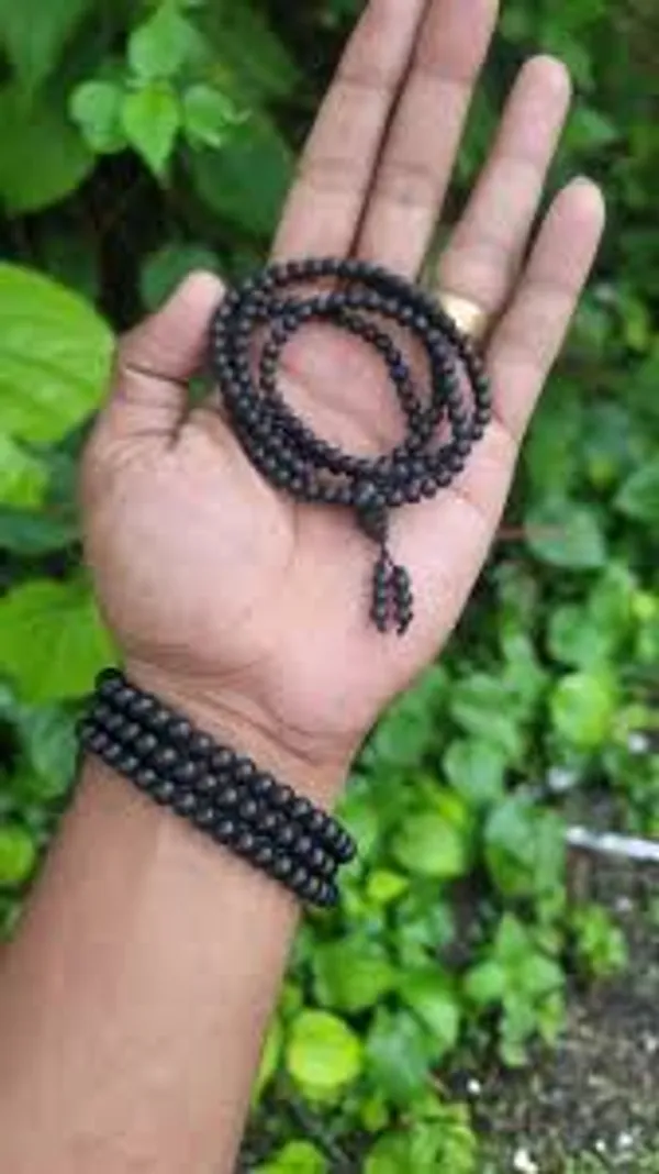 Shubh_Suraksha_Combo_-_Richie_Rich_Bracelet_And_Karungali_Malai_Bracelet_|_Black_Pack_of_2