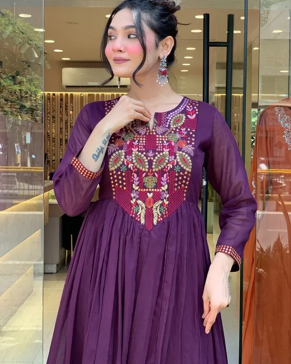 NEWLY__LAUNCHED_DESIGN_IN_WINE_COLOUR_VISCOSE_CHANDERI_EMBROIDERED_KURTA_SET_WITH_CHANDERI_DUPATTA_FOR_WOMEN