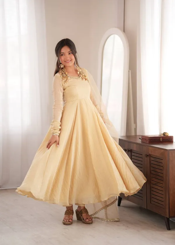 PRESENTING_A_DOREMON_CRUSH_FABRIC_WITH_REAL_MIRROR_WORK_LACE_BORDER_WITH_FULLY_FLAIR_AND_FULLY_CHURIDAR_SLEEVE__FOR_WOMEN