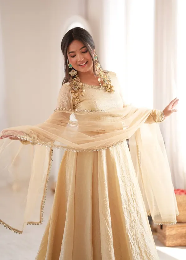 PRESENTING_A_DOREMON_CRUSH_FABRIC_WITH_REAL_MIRROR_WORK_LACE_BORDER_WITH_FULLY_FLAIR_AND_FULLY_CHURIDAR_SLEEVE__FOR_WOMEN