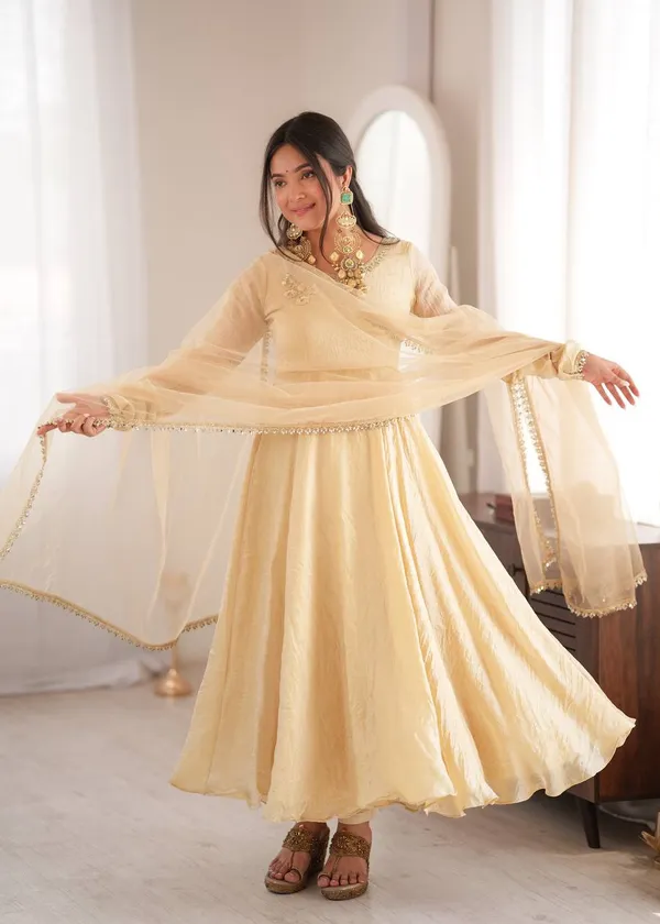 PRESENTING_A_DOREMON_CRUSH_FABRIC_WITH_REAL_MIRROR_WORK_LACE_BORDER_WITH_FULLY_FLAIR_AND_FULLY_CHURIDAR_SLEEVE__FOR_WOMEN