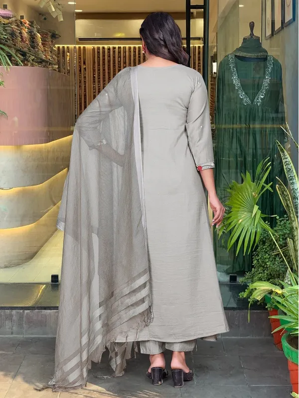 PRESENTING_NEW_DESIGN_GREY_COLOUR_WOMEN'S_VISCOSE_CHINON_EMBROIDERED_KIRTA_SET_WITH_BHAGALPURI_DUPATTA_FOR_WOMEN