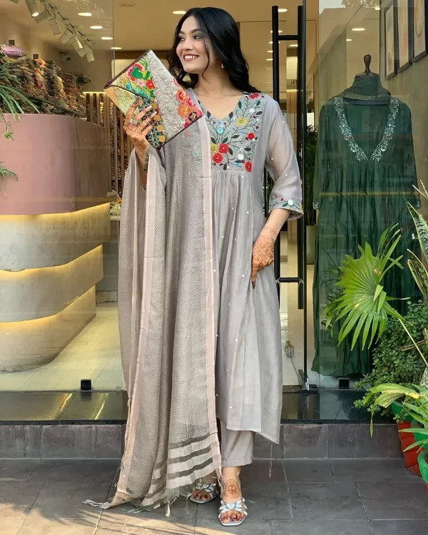 PRESENTING_NEW_DESIGN_GREY_COLOUR_WOMEN'S_VISCOSE_CHINON_EMBROIDERED_KIRTA_SET_WITH_BHAGALPURI_DUPATTA_FOR_WOMEN