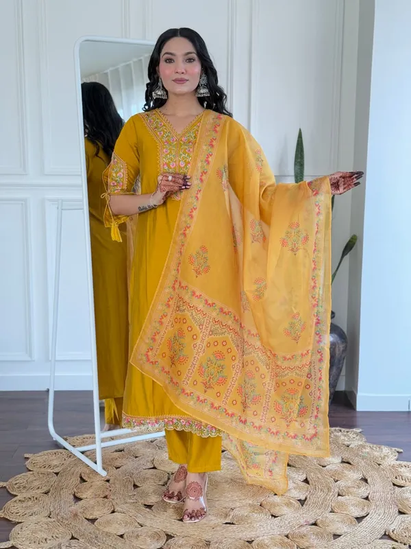 Yellow_Embroidered_Kurta_Set_With_Dupatta_For_Women
