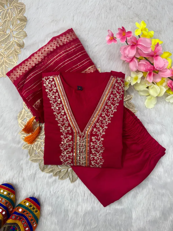 Red_Embroidered_kurti__Set_With_Dupatta_For_Women