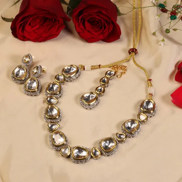 Silver_Alloy_With_Artificial_Pearls_Premium_Choker_For_Women