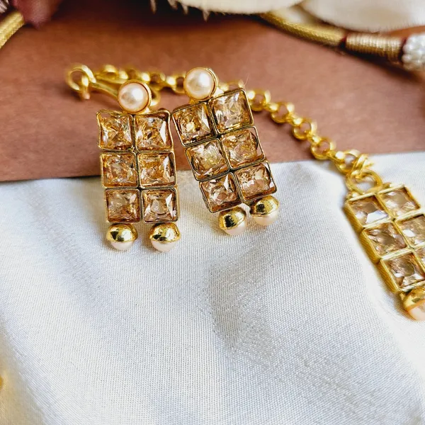 Gold_Alloy_With_Pachi_Stones_Premium_Choker_For_Women