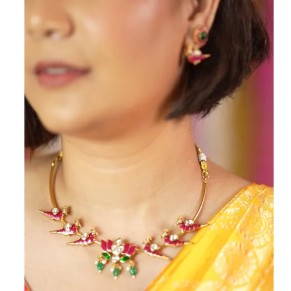 Red_Alloy_With_Artificial_Pearls_Premium_Hasli_Choker_For_Women