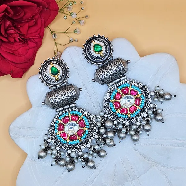 Silver_Alloy_With_Kundan__And__Pachi_Stones_Premium_Earrings_For_Women