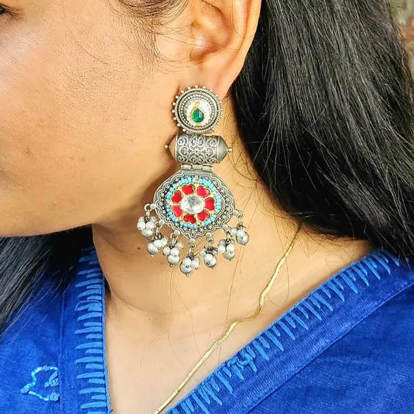 Silver_Alloy_With_Kundan__And__Pachi_Stones_Premium_Earrings_For_Women