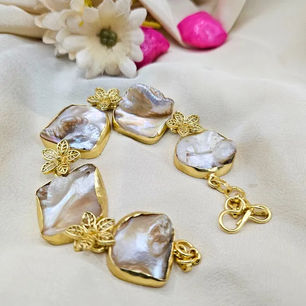 Gold_Alloy_With_Oxidised_Silver_Plating_Premium_Bracelet_For_Women