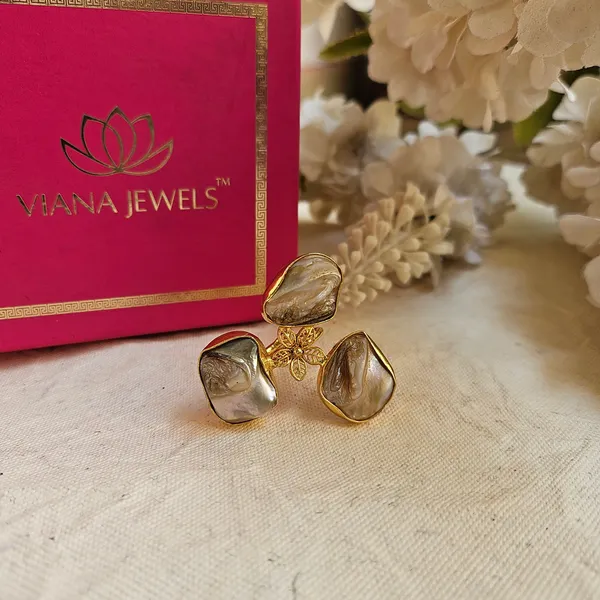 Gold_Alloy_With_Pachi_Stones_Premium_Ring_For_Women