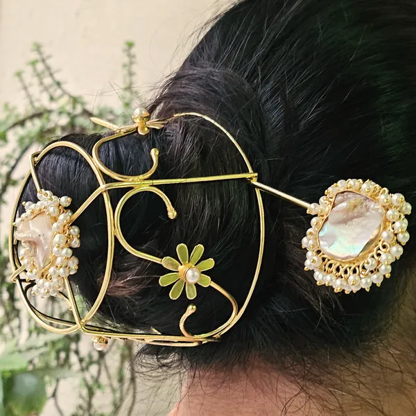 Gold_Alloy_Premium_Hair_Bun_Cage_For_Women