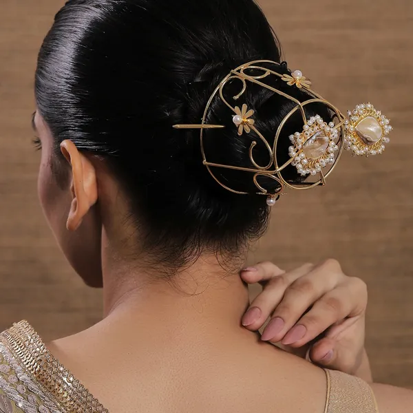 Gold_Alloy_Premium_Hair_Bun_Cage_For_Women