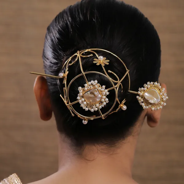 Gold_Alloy_Premium_Hair_Bun_Cage_For_Women