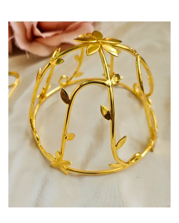 Gold_Alloy_With_Artificial_Pearls_Premium_Hair_Bun_Cage_For_Women