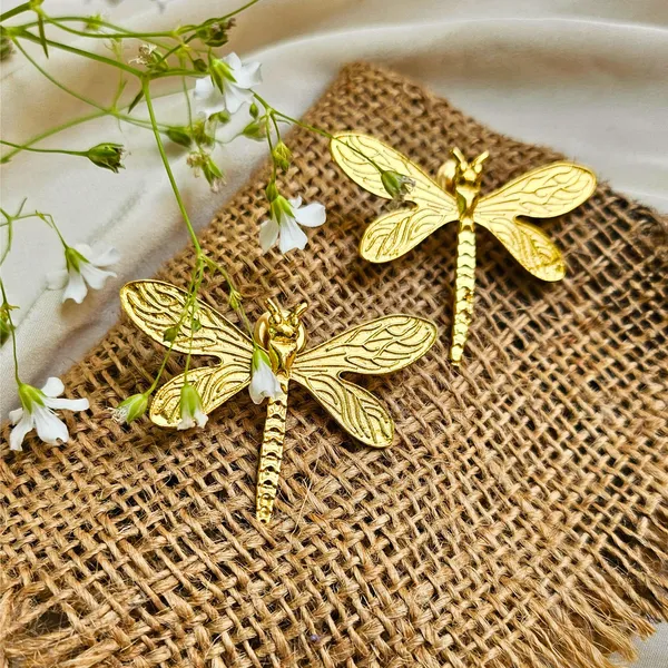 Gold_Brass_With_Gold_Plating_Premium_Stud_Earrings_For_Women