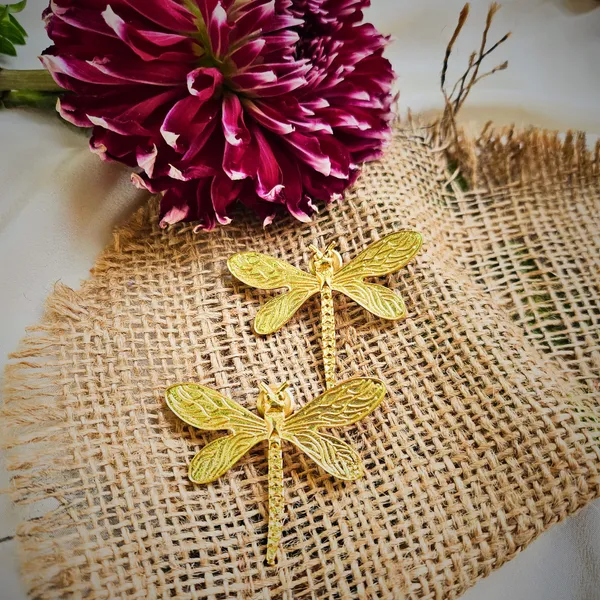 Gold_Brass_With_Gold_Plating_Premium_Stud_Earrings_For_Women