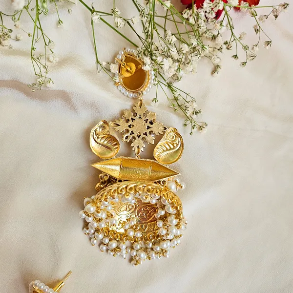 Gold_Alloy_With_Gold_Plating_Premium_Jhumka_Earrings_For_Women