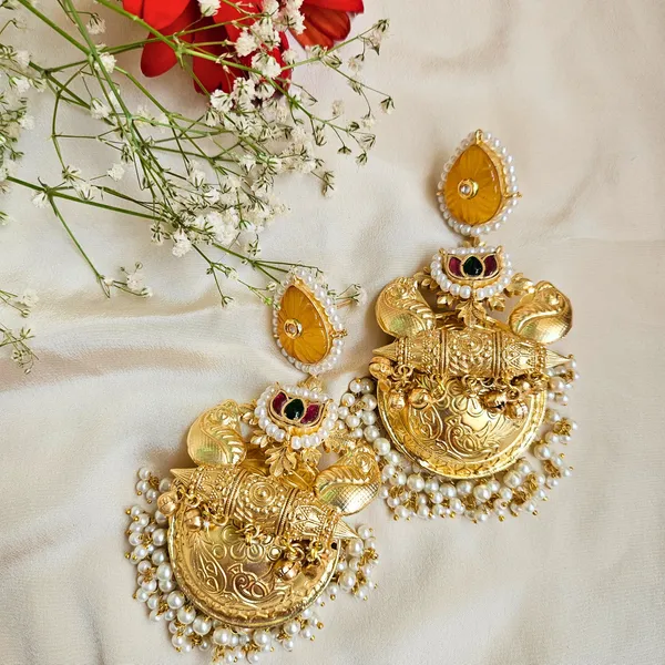 Gold_Alloy_With_Gold_Plating_Premium_Jhumka_Earrings_For_Women