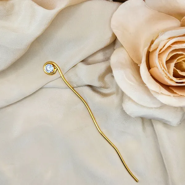 Gold_Alloy_With_Gold_Plating_Premium_Hair_Bun_Cage_For_Women