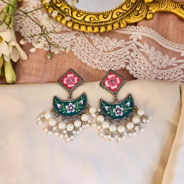 Red_And_Green_Silver_Plated_Alloy_Premium_Ch_And_Bali_Earrings_For_Women