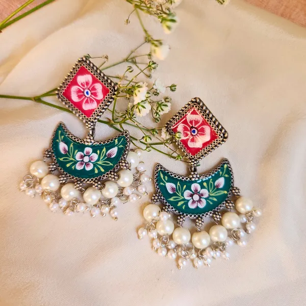 Red_And_Green_Silver_Plated_Alloy_Premium_Ch_And_Bali_Earrings_For_Women