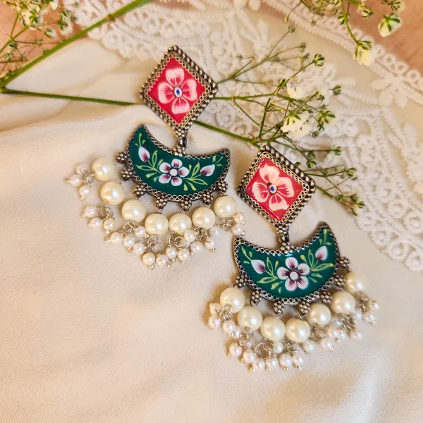 Red_And_White_Silver_Plated_Alloy_Premium_Ch_And_Bali_Earrings_For_Women
