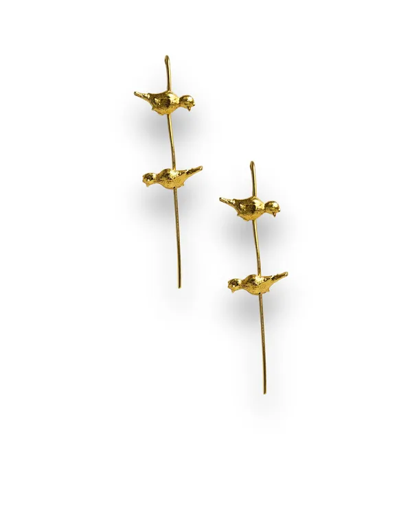 Gold_Alloy_With_Artificial_Pearls_Premium_Ear_Cuff_For_Women