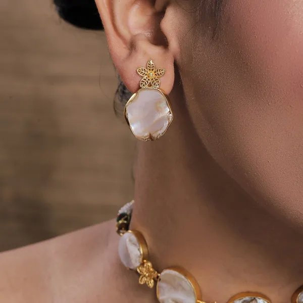 Gold__And__White_Alloy_With_Meenakari_Work_Premium_Necklace_For_Women