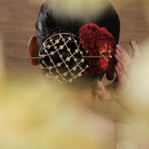 Gold_Alloy_With_Artificial_Pearls_Premium_Hair_Bun_Accessory_For_Women