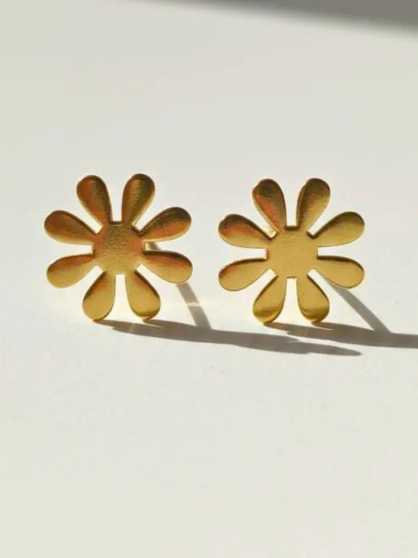 Gold_Alloy_With_Gold_Plating_Premium_Earrings_For_Women