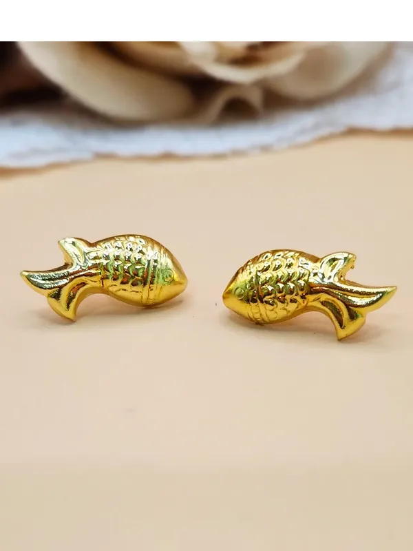 Gold_Alloy_With_Gold_Plating_Premium_Earrings_For_Women